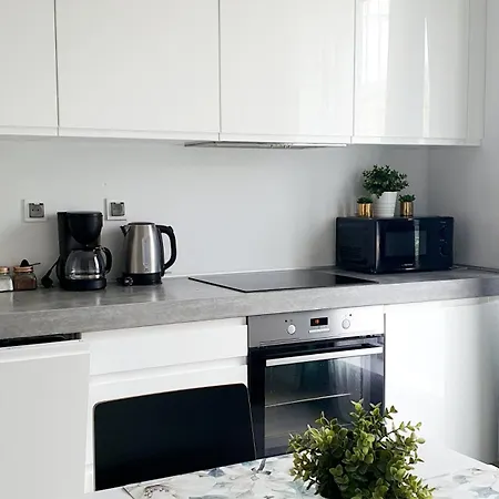 Good Time Koscielna 17 19 *